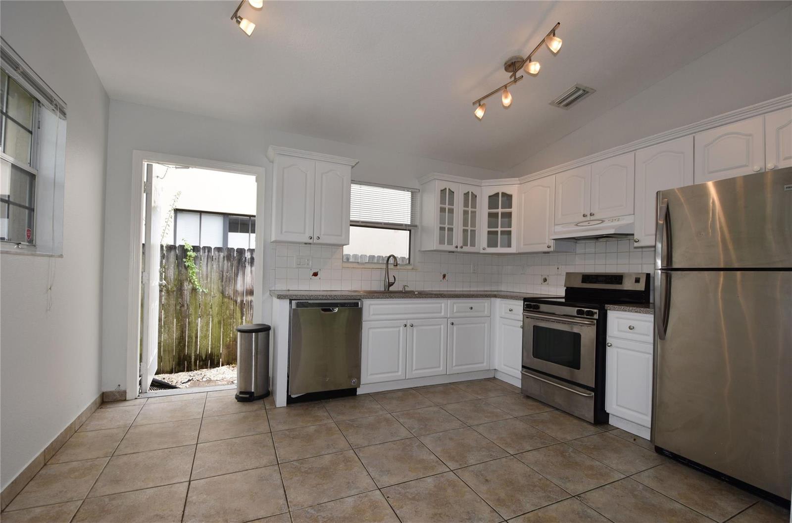 501 Sw 17th St – photo 3