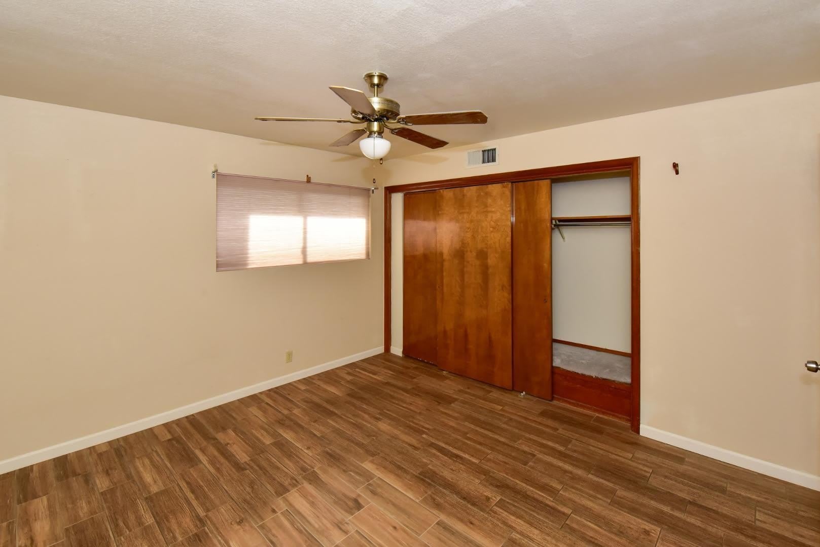 439 E Brown – photo 4