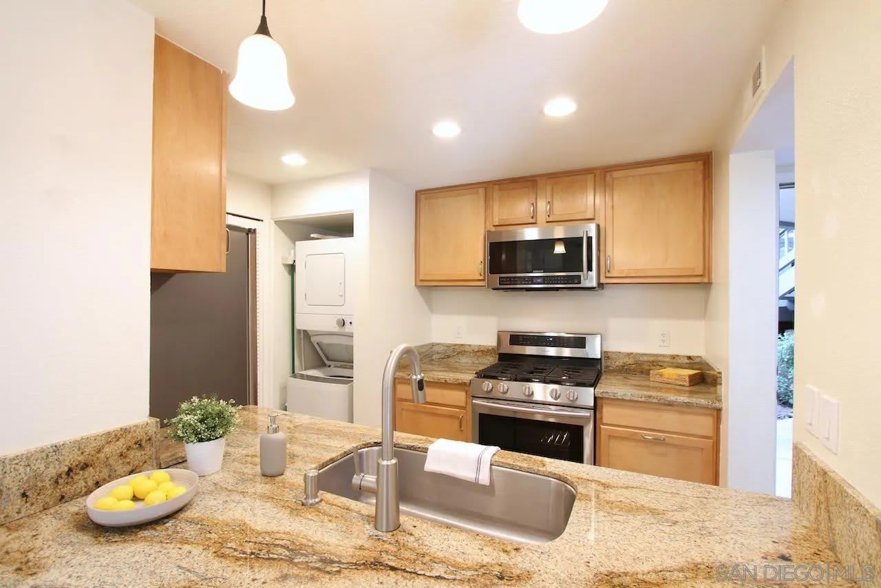 3021 Golden Oak Way – photo 5