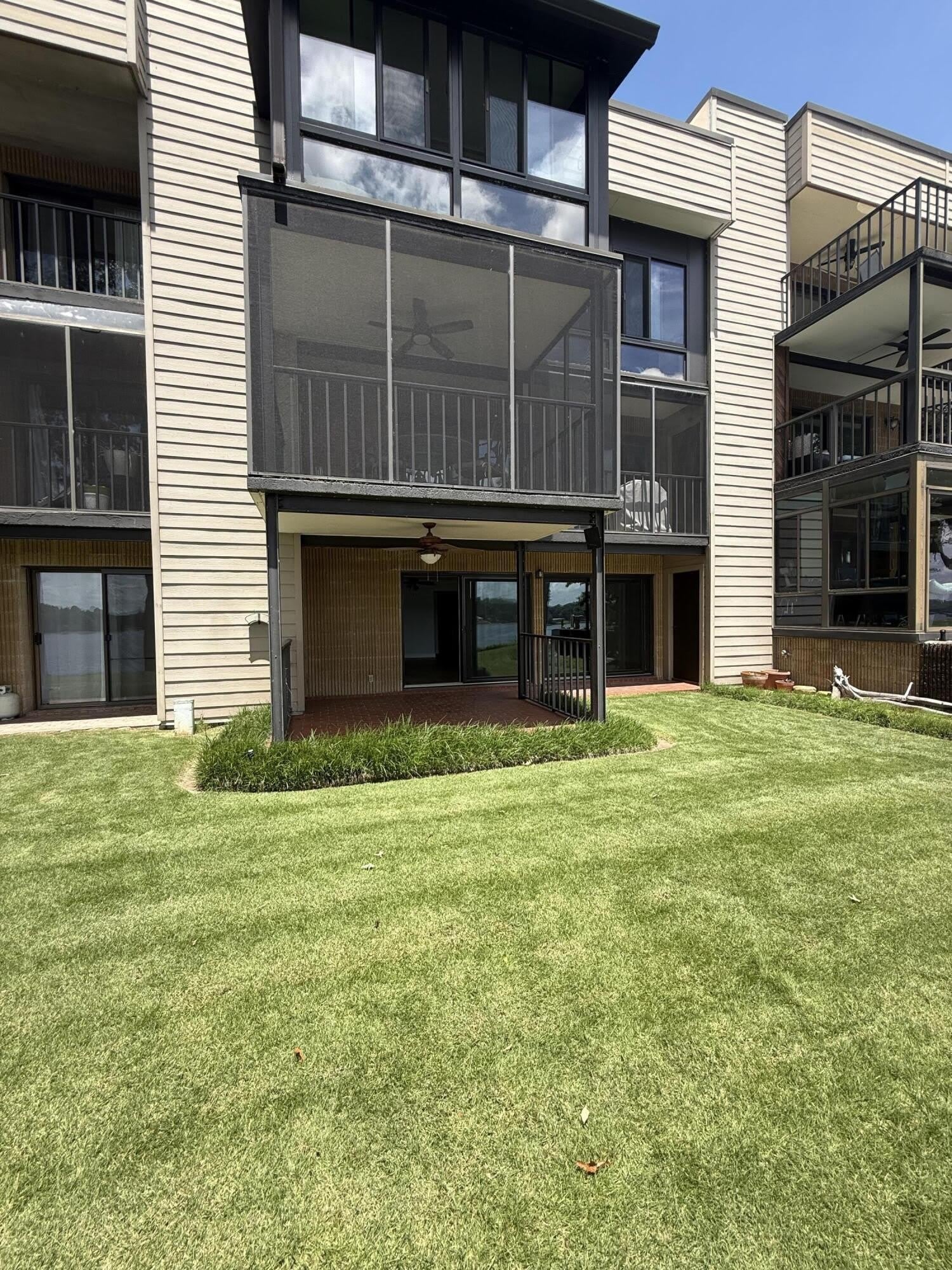 4336 Lakeshore Lane – photo 2