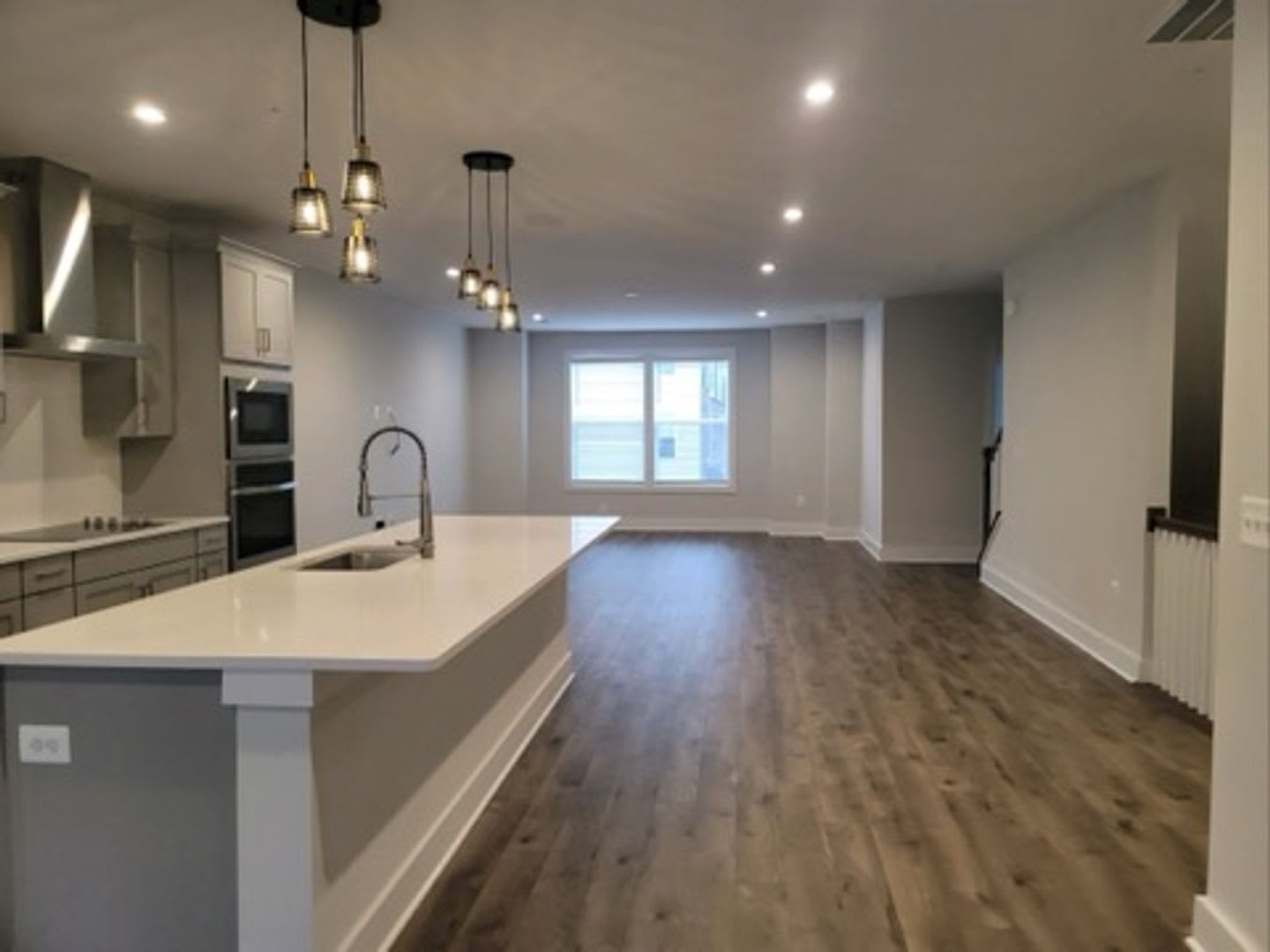 Like New Built In 2022 Gorgeous 2 Story 3 Bedroom 2 5 Bath Condo Located In The Heart Of Henrico County – photo 2