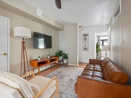 370 8Th Ave – photo 3