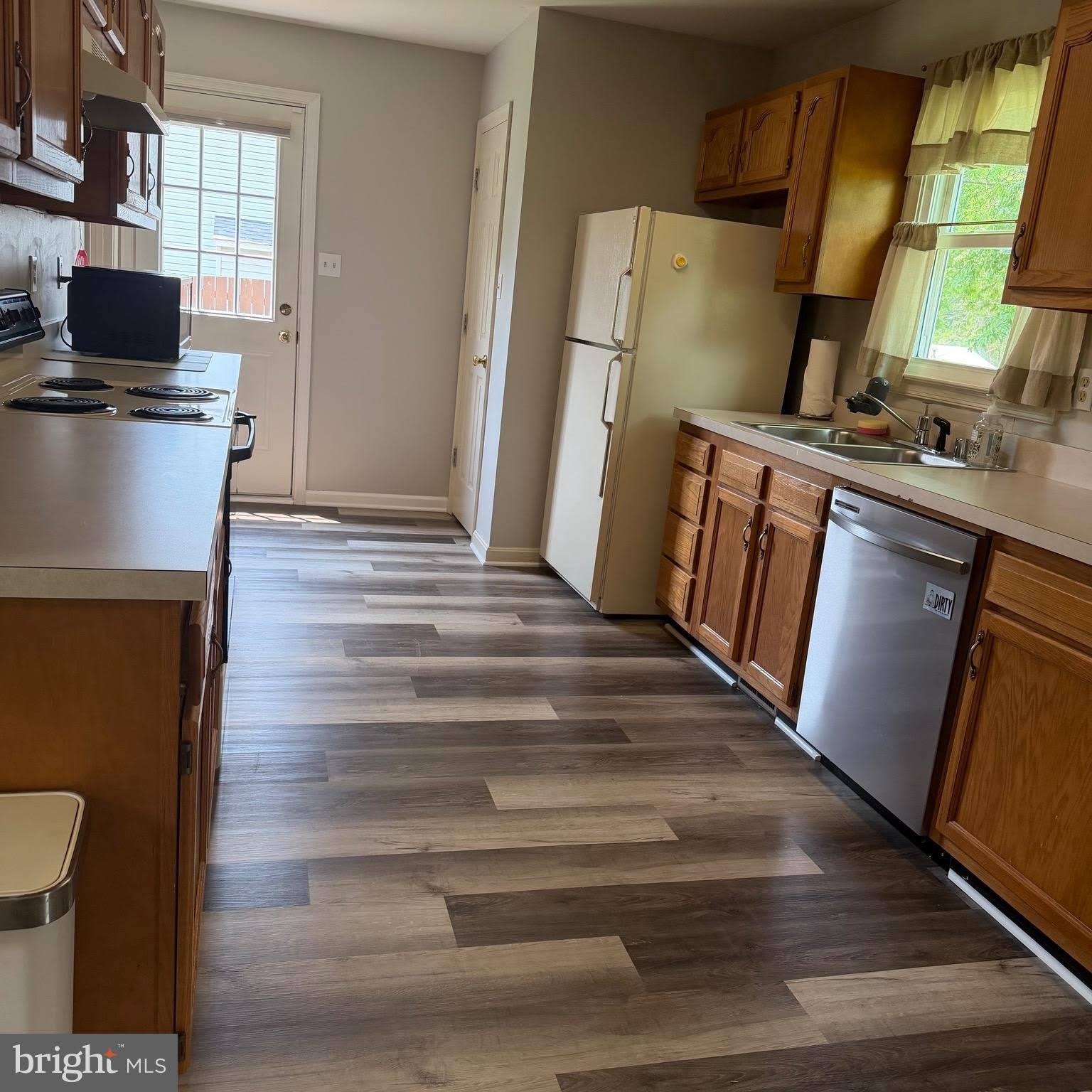 11722 CAMELOT Way – photo 4