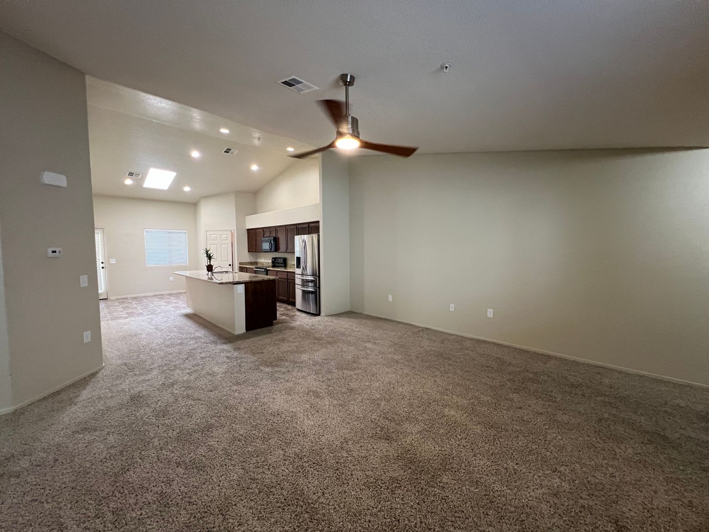 VERY NICE 2 BED 2 BATH TOWNHOME! – photo 3
