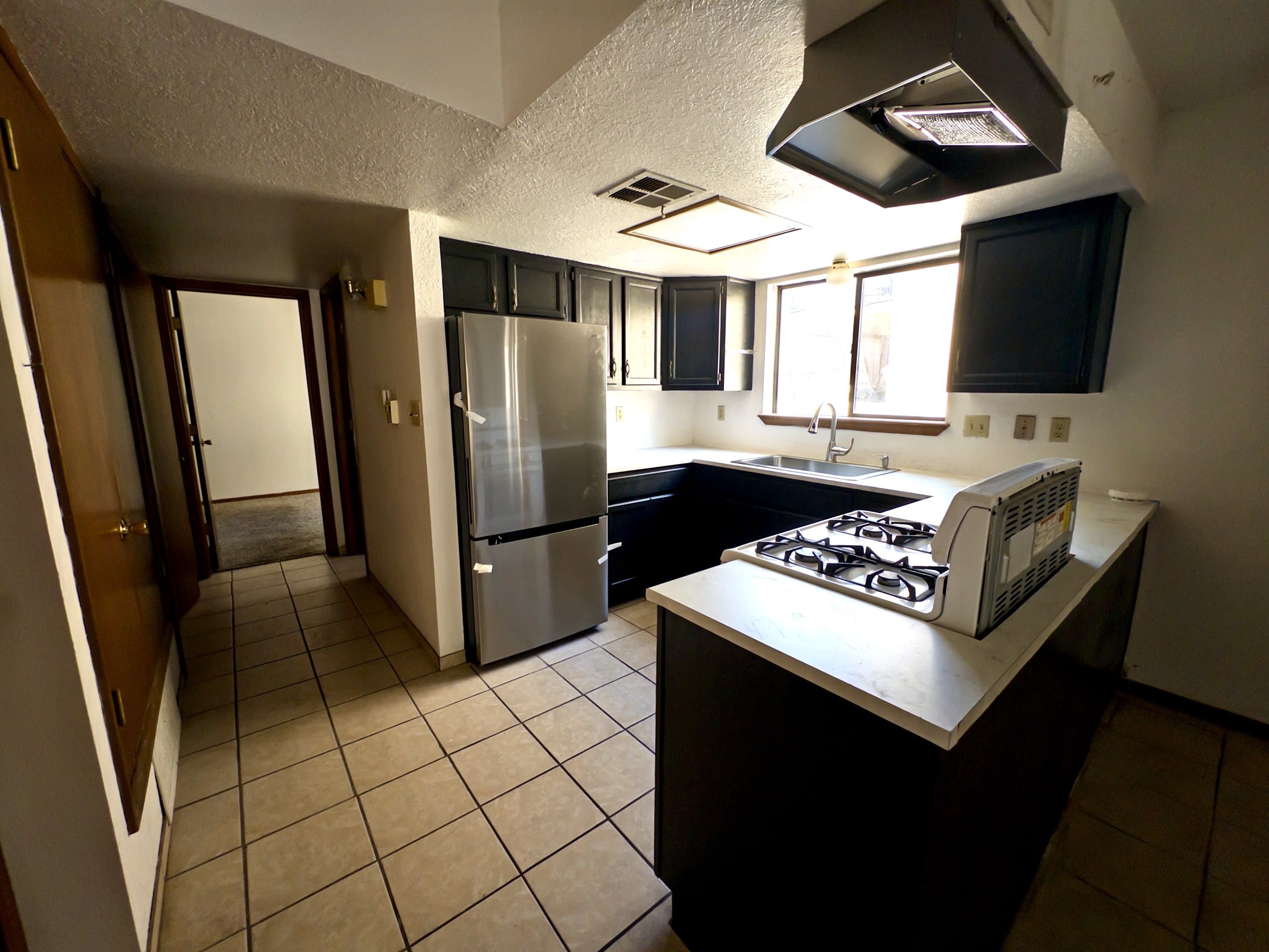 1633 Ebony Avenue – photo 3