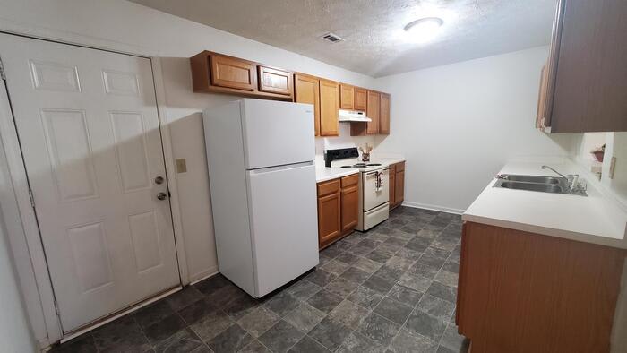 1091 Micha Way – photo 3