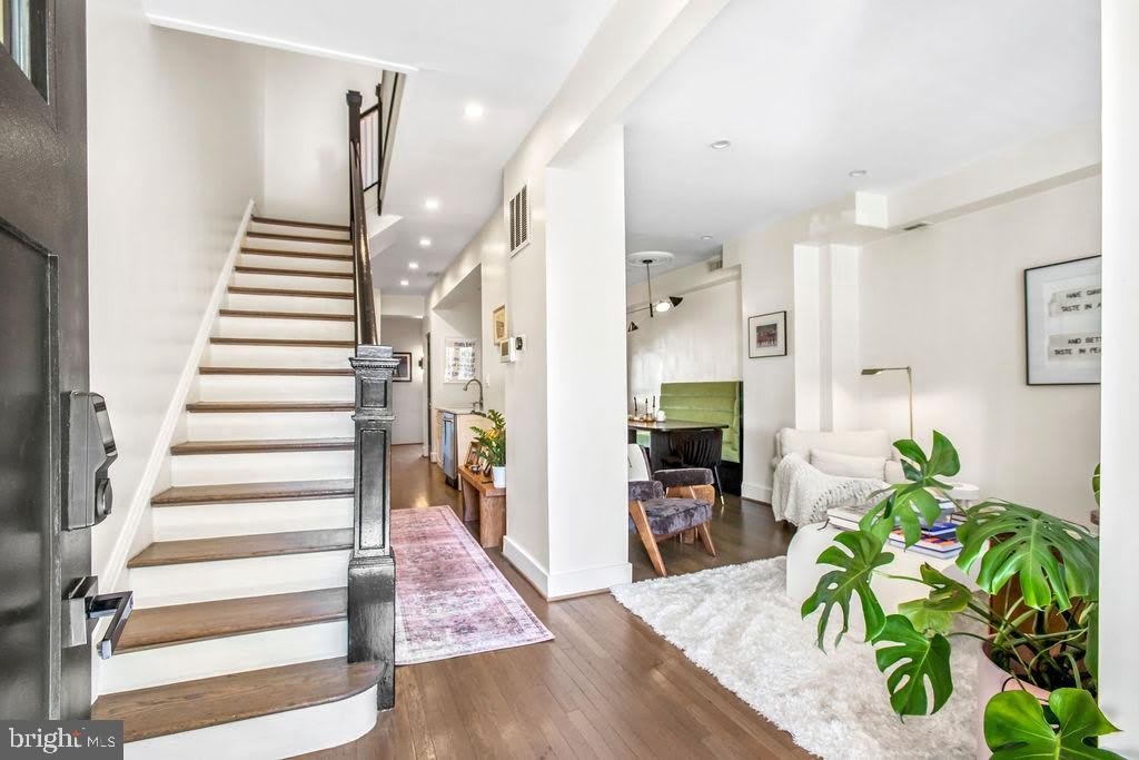 318 TODD Place NE – photo 4