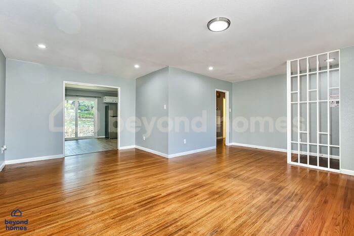 1923 Biscayne Drive – photo 4