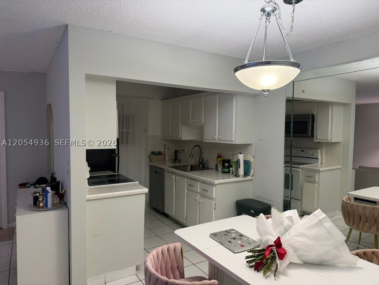 2420 Diana Dr – photo 3