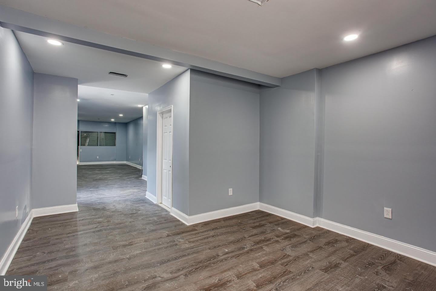 433 W SOMERSET Street – photo 4