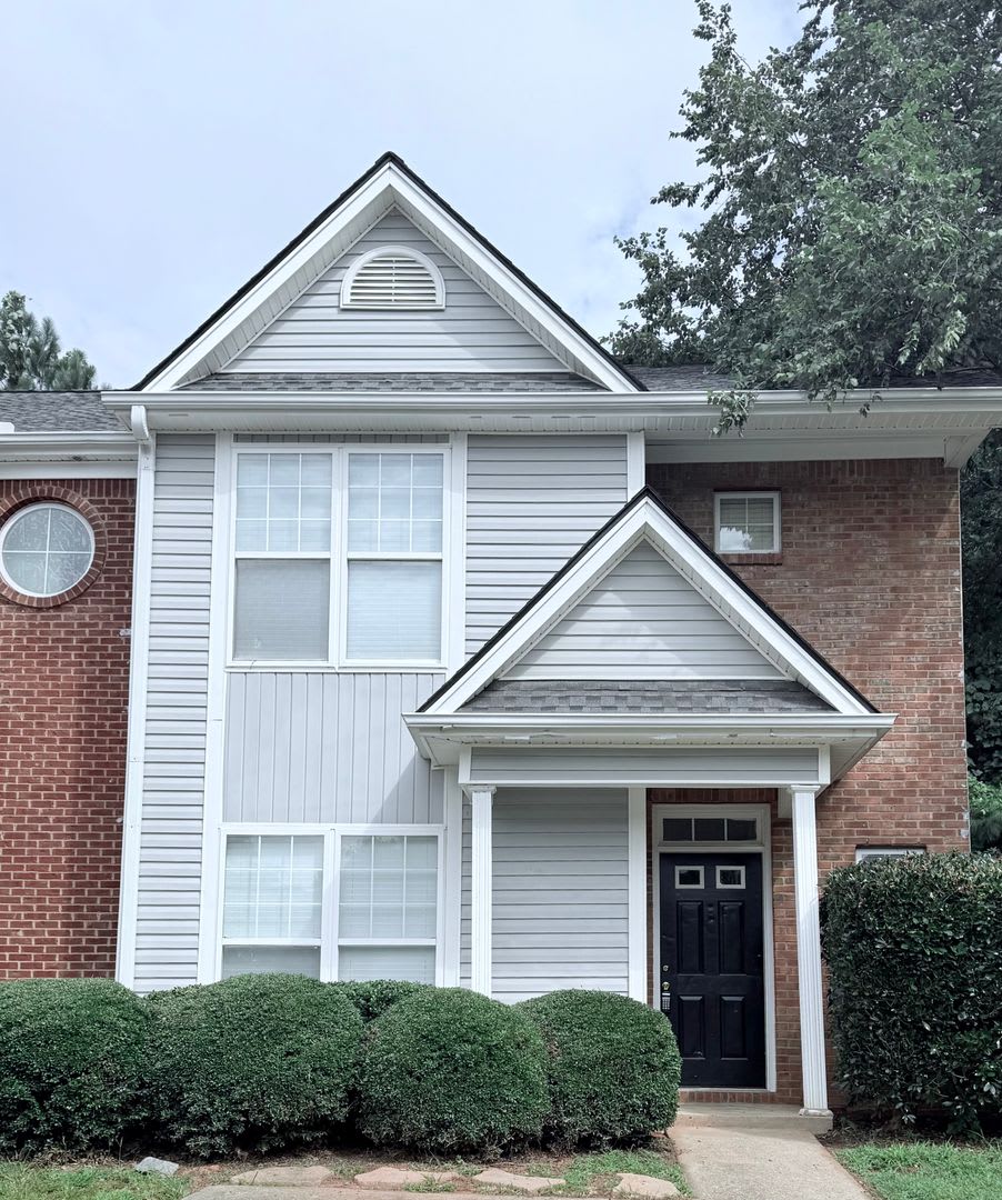 Large townhome in downtown Dawsonville – photo 1
