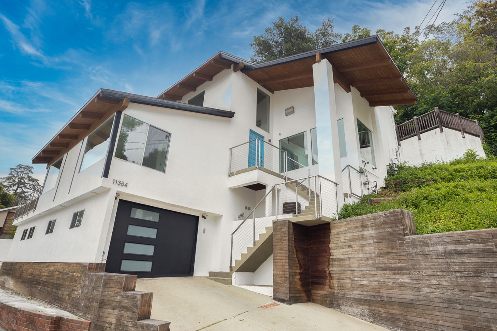 Stunning 5-Bedroom Home for Lease in the Heart of Studio City – photo 5