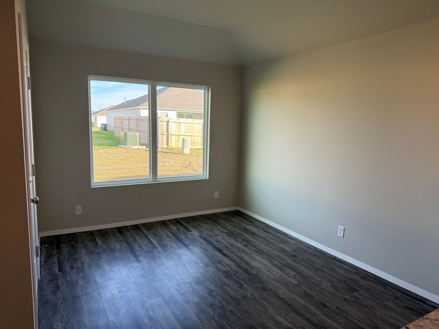 Welcome home to your 4 bed, 2 bath home in the desirable area of Broken Arrow, OK. – photo 4