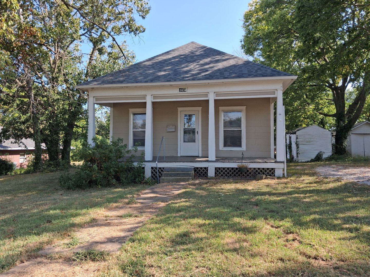 Comfortable Home in Nevada, MO! – photo 2