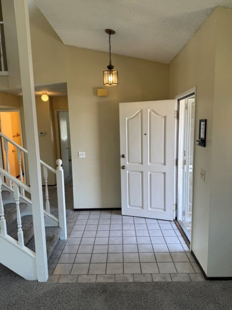 4 Bedroom 2 Story Suisun *Star Rentals – photo 4