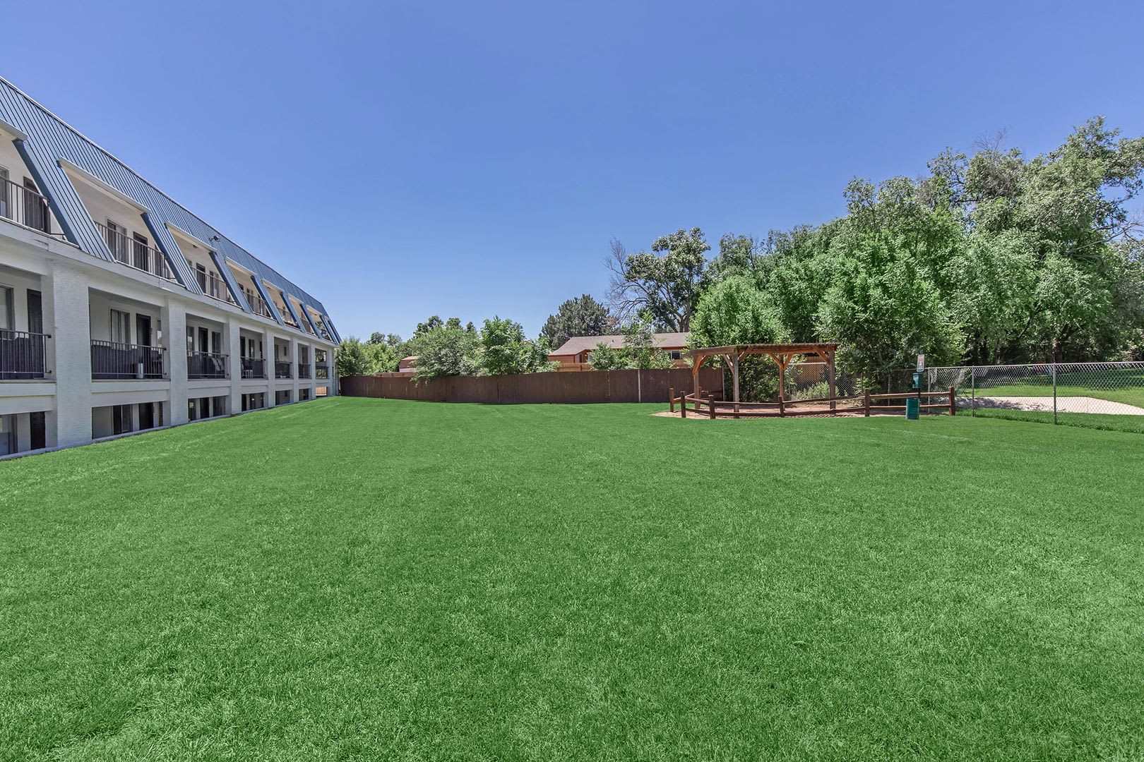 Pebble Creek Apartments – photo 2