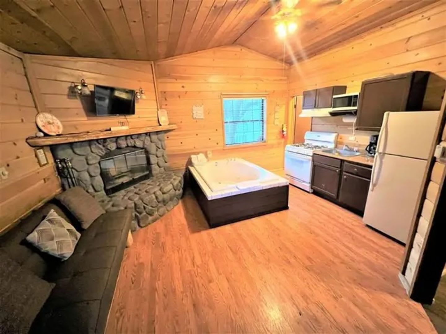 Bear Manor, Big Bear, CA – photo 3