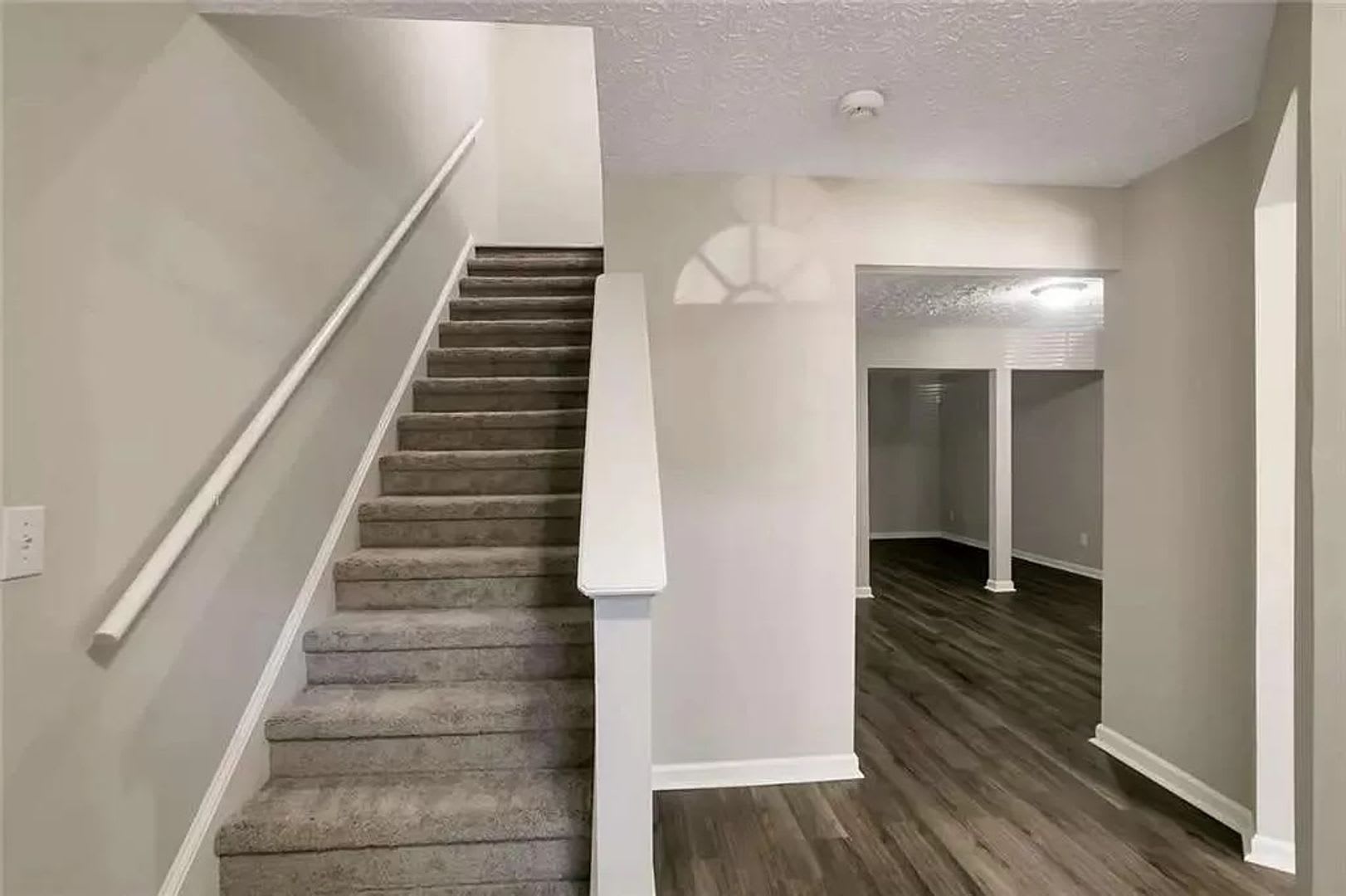 Room in 3 Bedroom Home At Waldrop Ln – photo 3