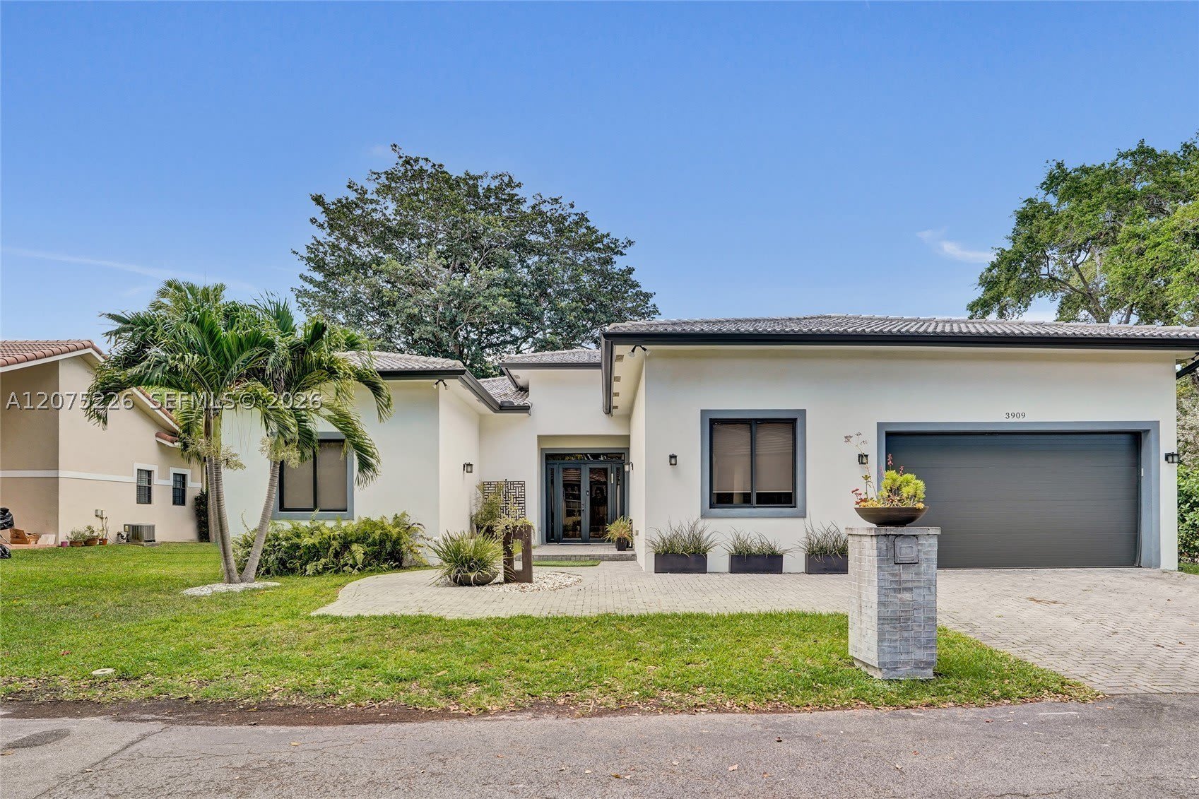 3909 SW 54th Ct – photo 1