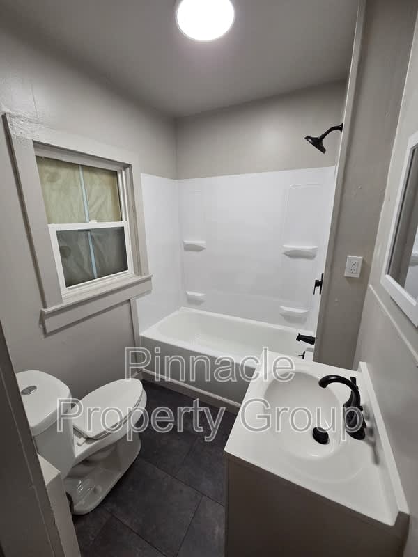 832 North Leroy Street – photo 3