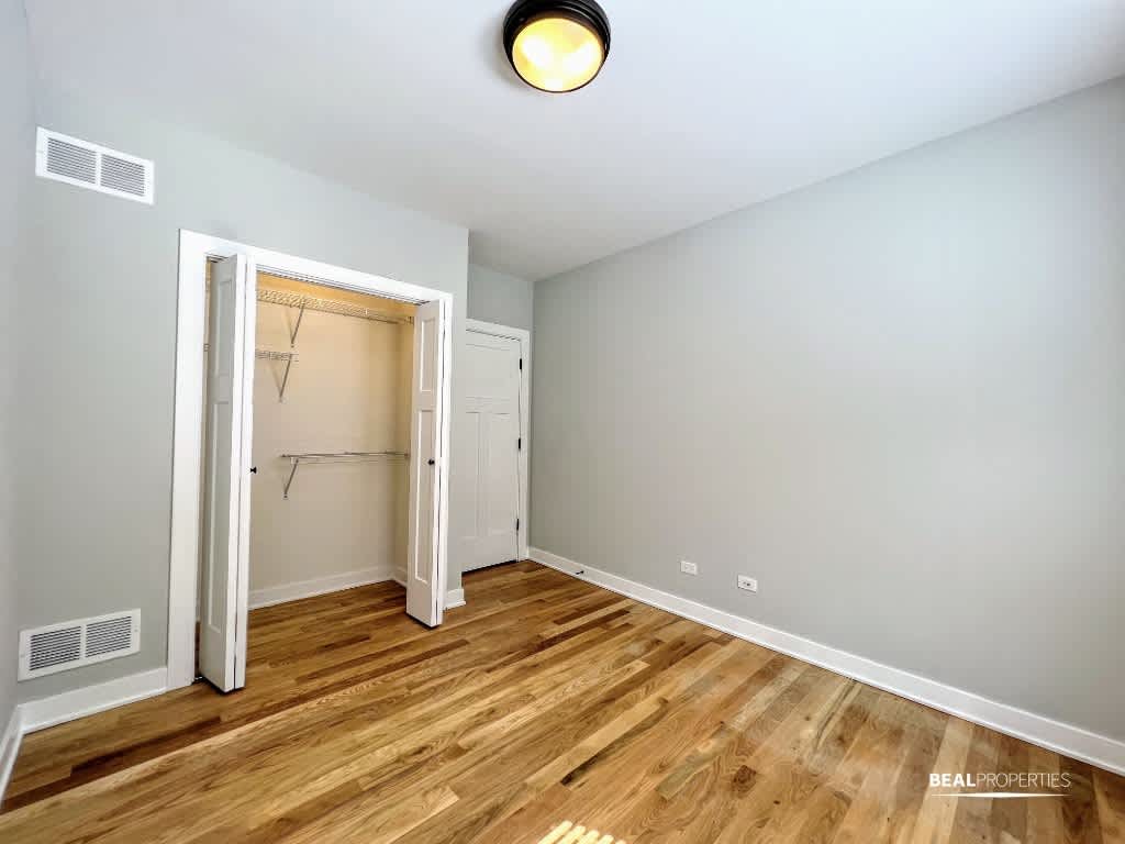 2205 W Eastwood Ave – photo 4