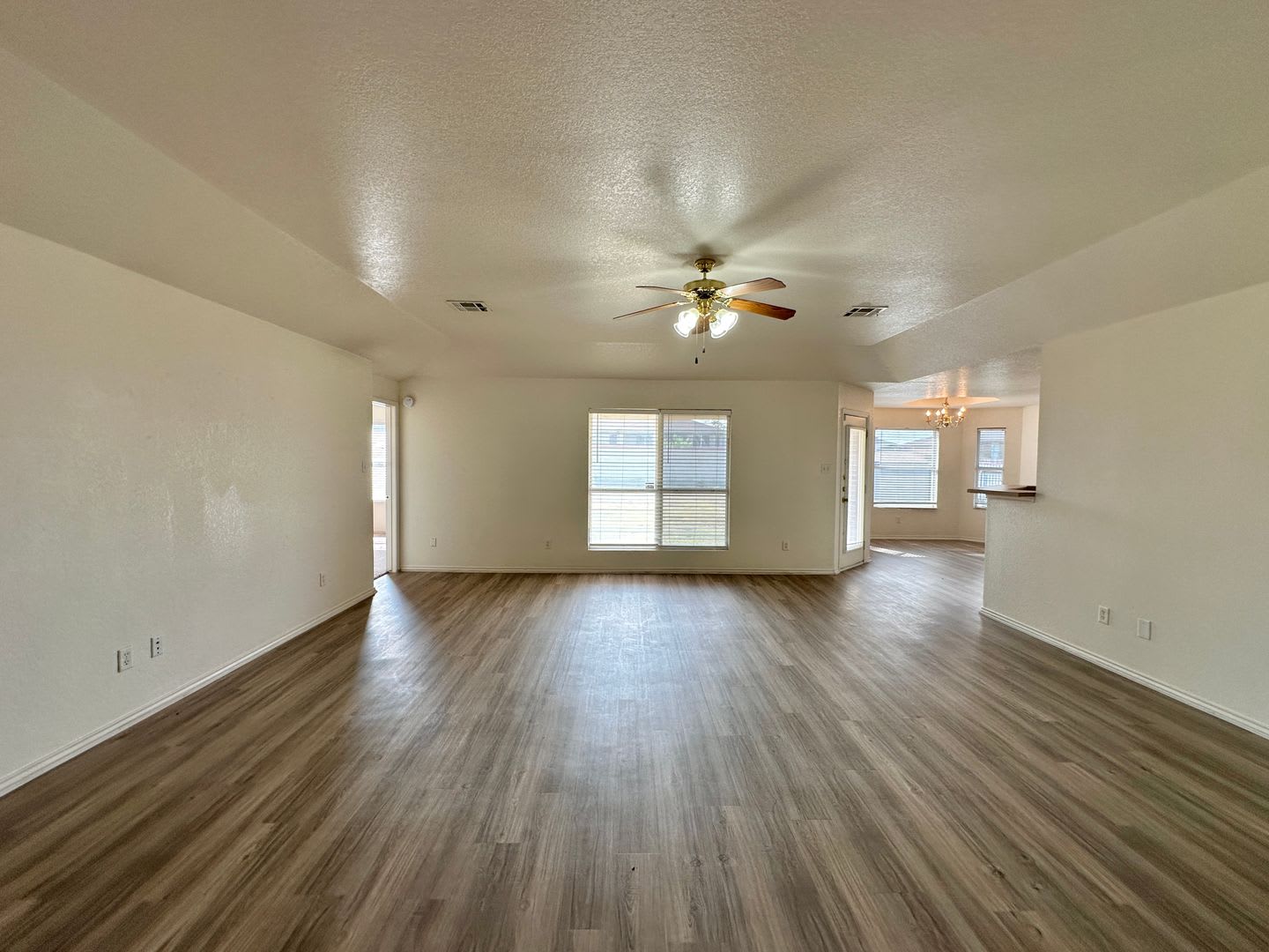 1 2 Off 1St Months Rent Pets Accepted – photo 2