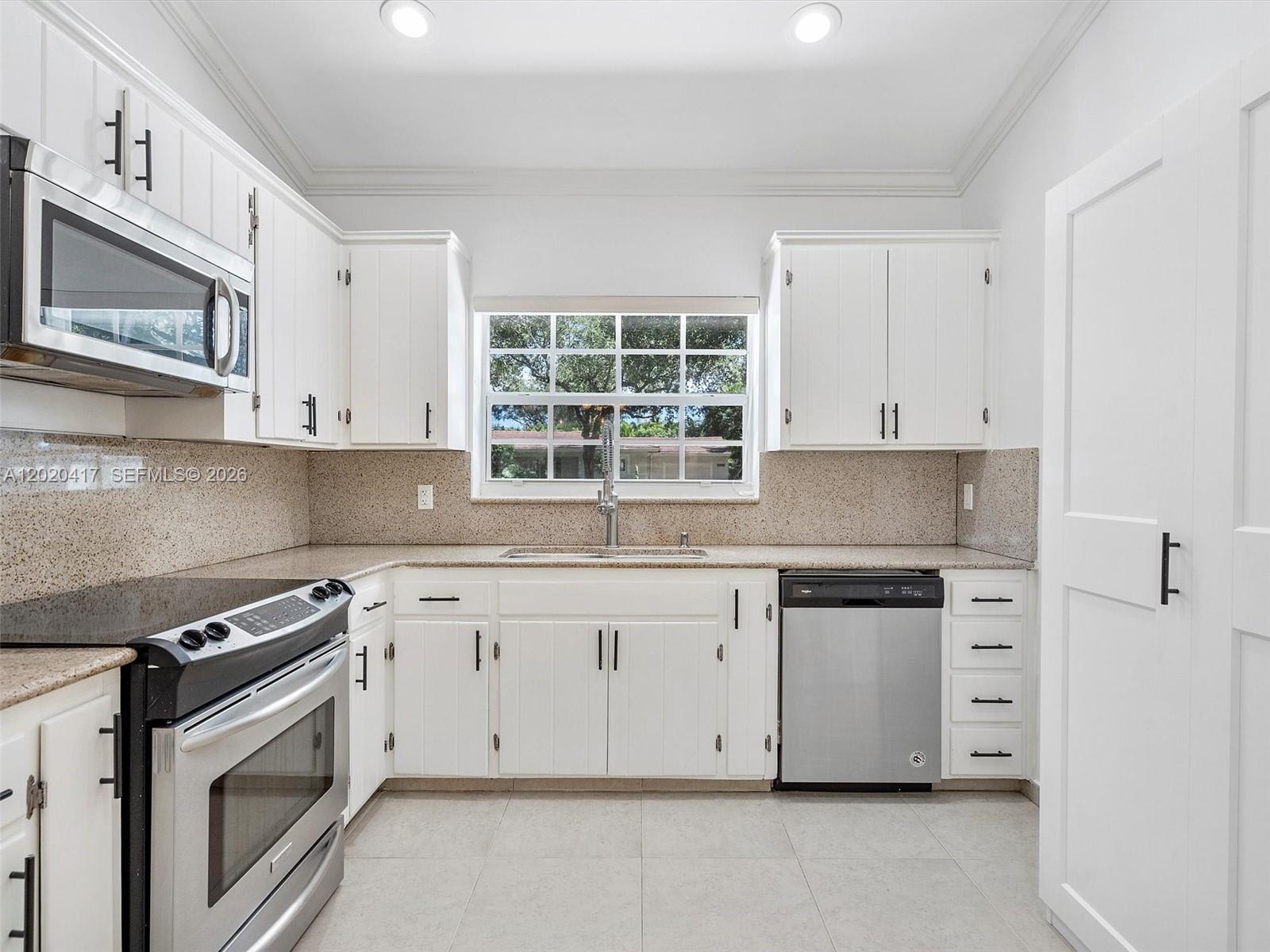 731 Sistina Avenue – photo 3