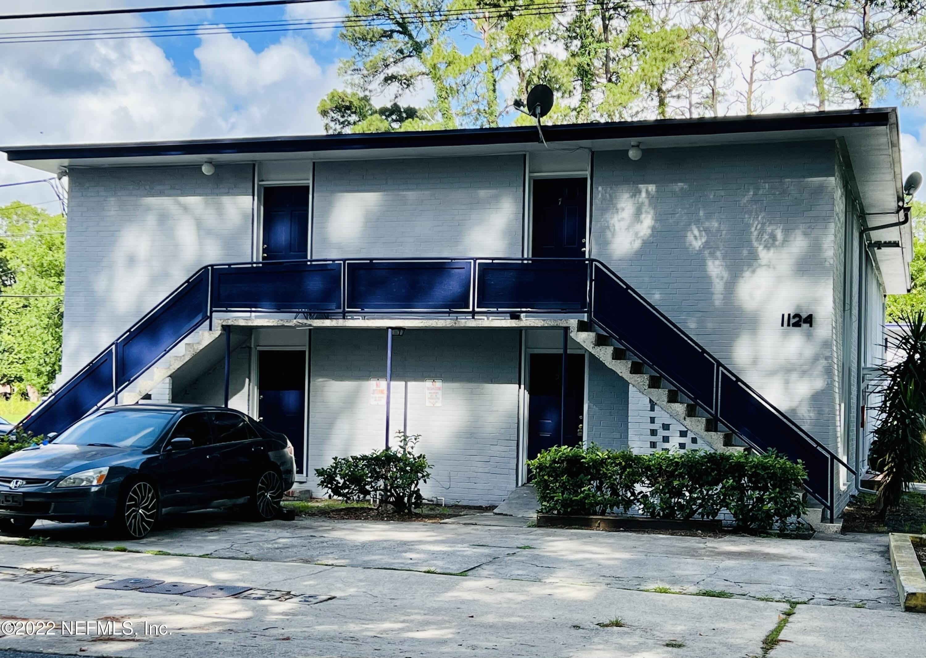 1124 WOODRUFF Avenue – photo 1