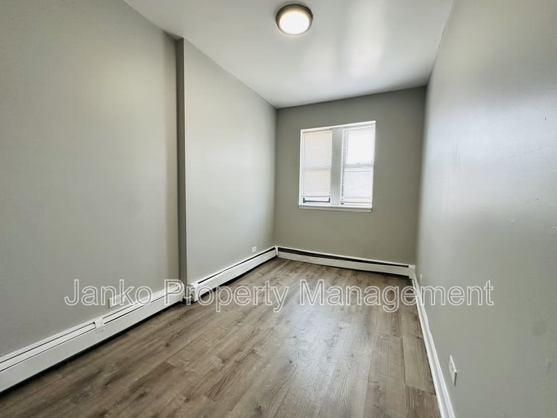 5657 W Washington Blvd – photo 1