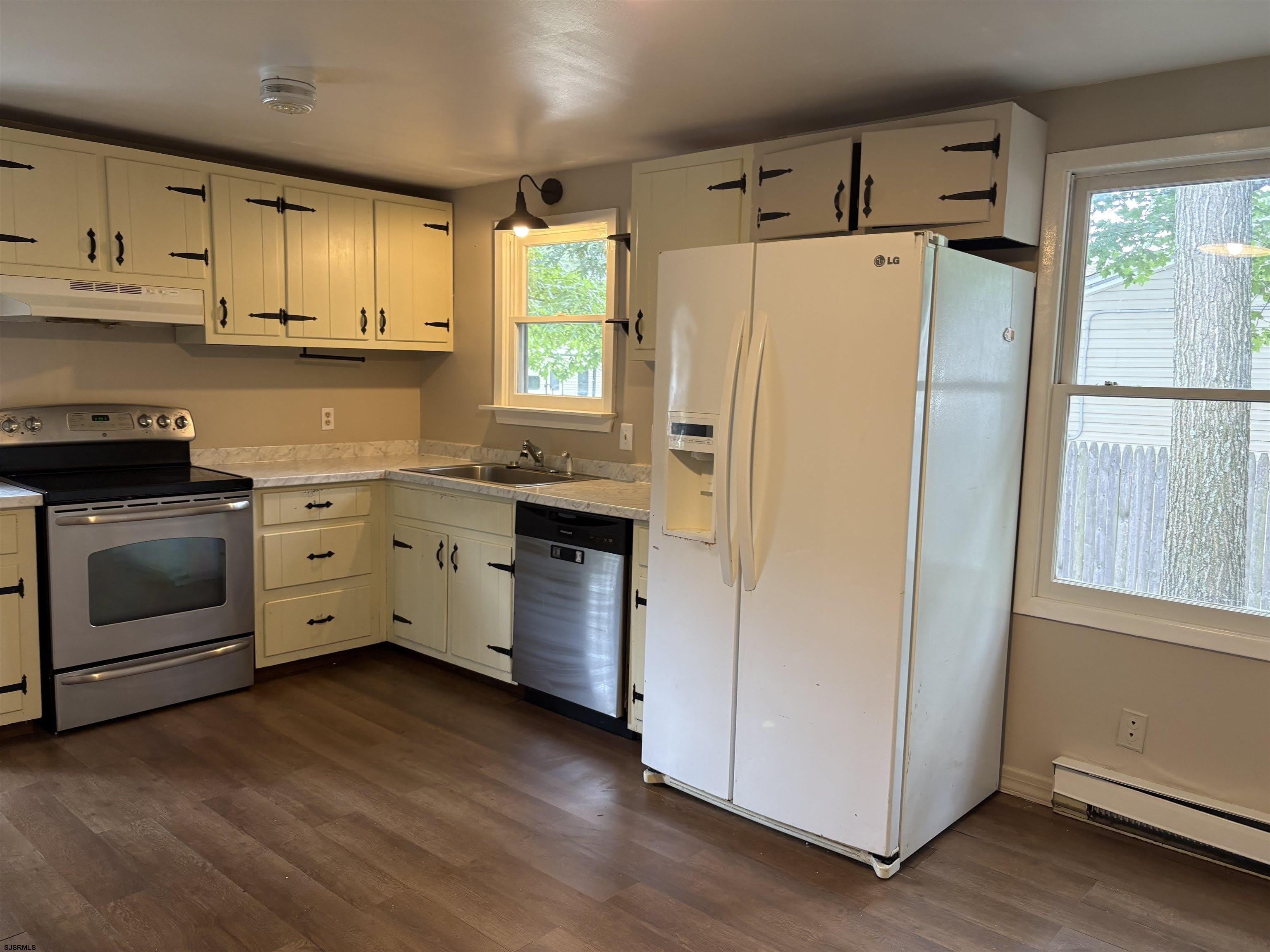 409 Spruce Ave – photo 4