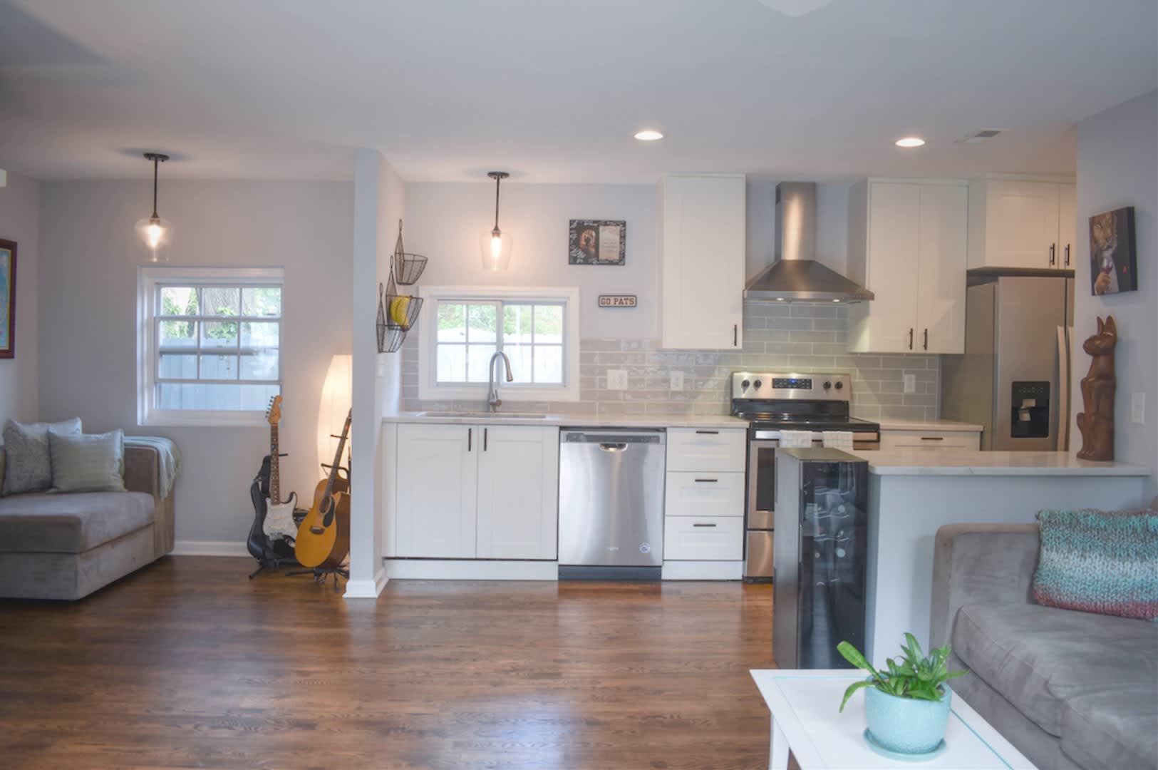 Beautiful 2 Bedroom Duplex In Downtown Raleigh Available Now – photo 3
