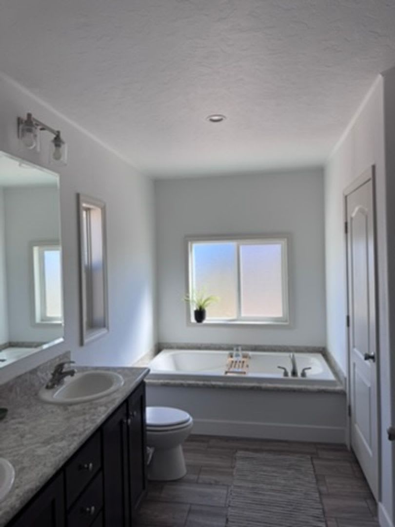 Beautiful 4BD/2BA Crowley Lake Home – photo 1
