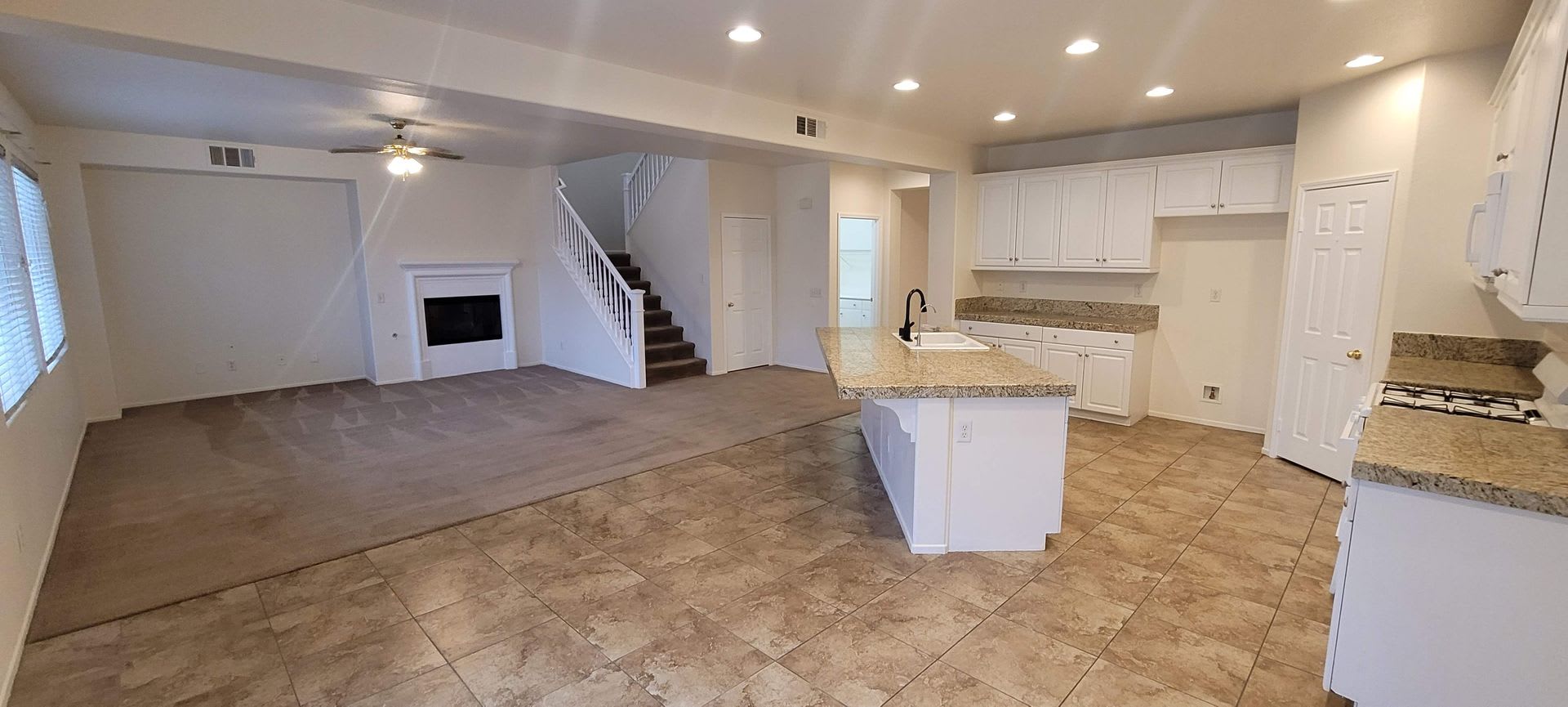 Huge House for Rent in Middle of San Jacinto – photo 3