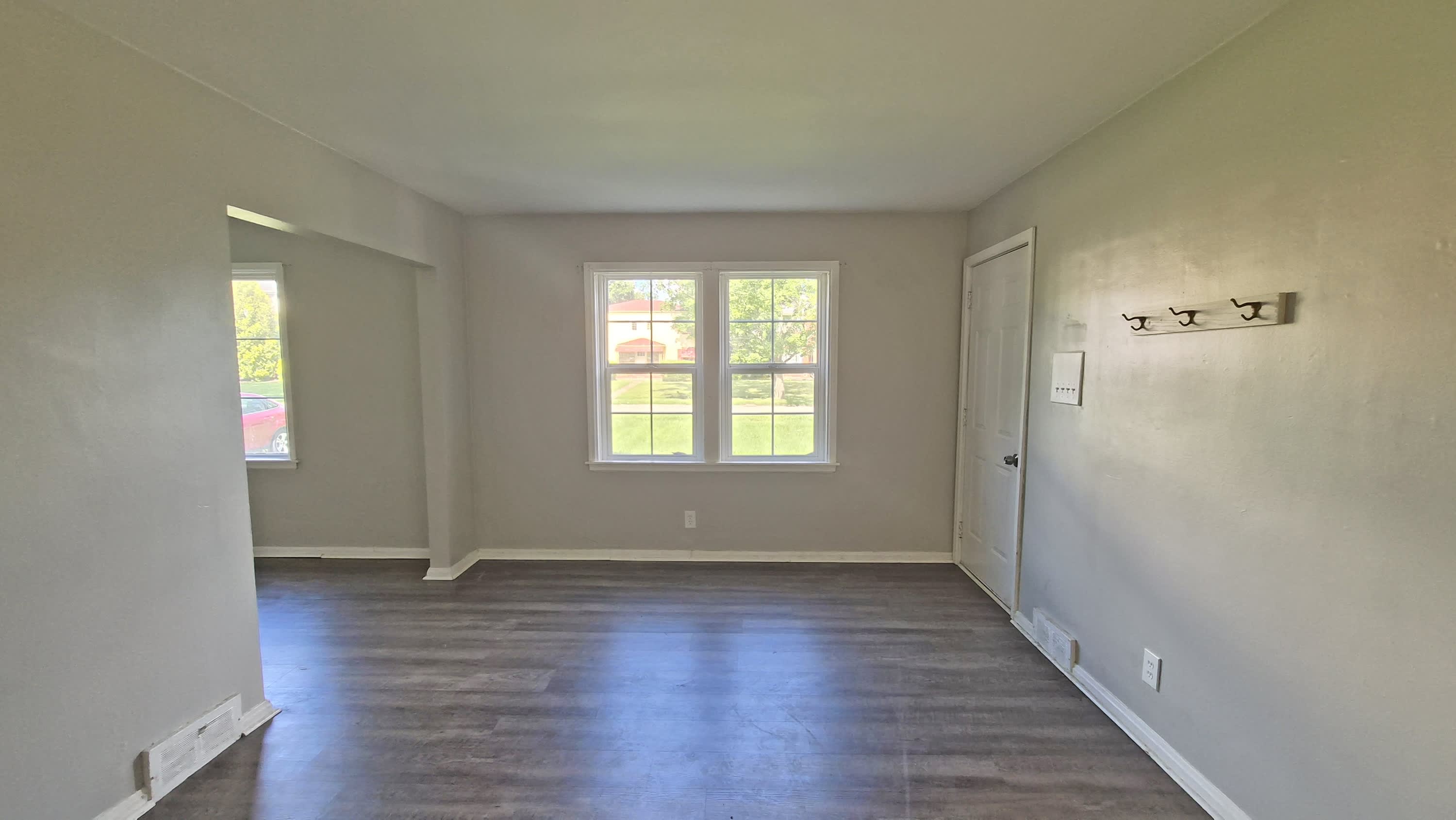 4230 Chester Drive – photo 2