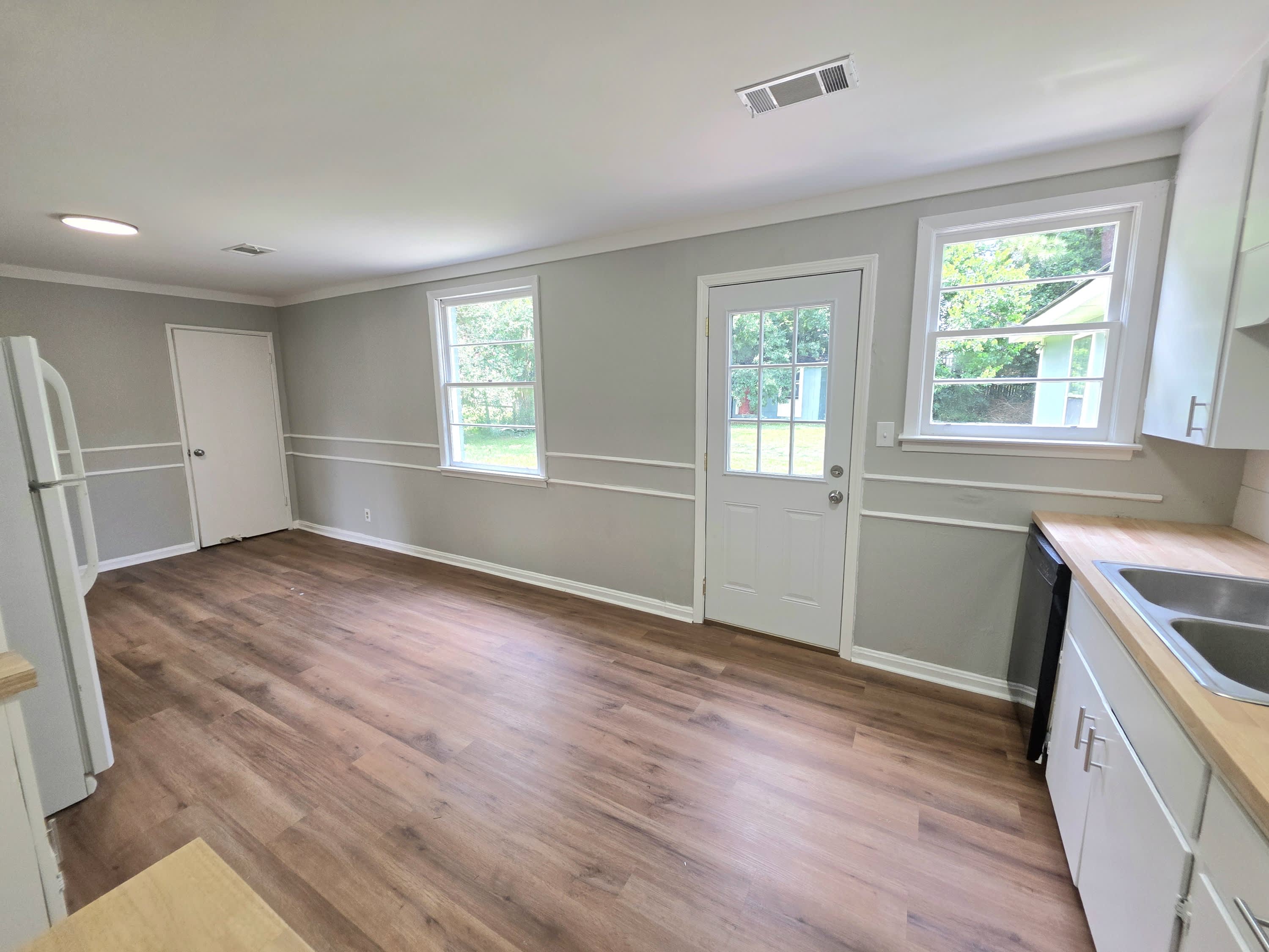979 Newton Street – photo 5