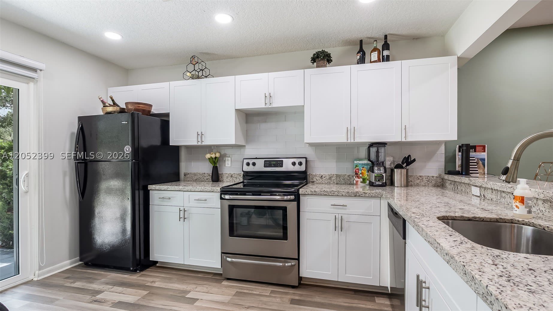 785 Crystal Lake Dr – photo 4