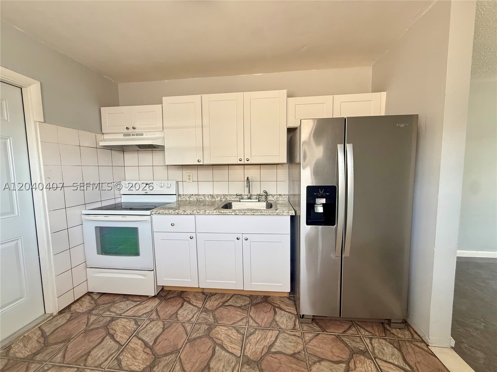 820 NW 4th Ave – photo 5