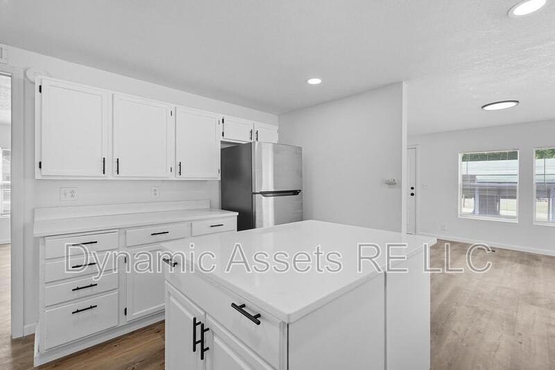 405 Falletti St – photo 5