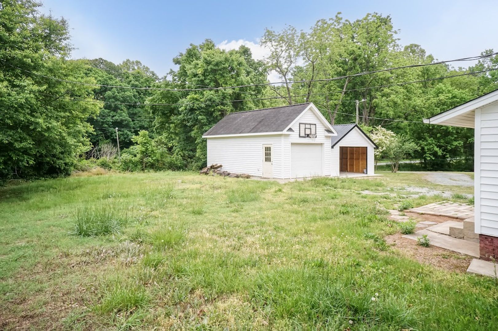 Cute and Tranquil 2 bed/1bath near Elon – photo 4