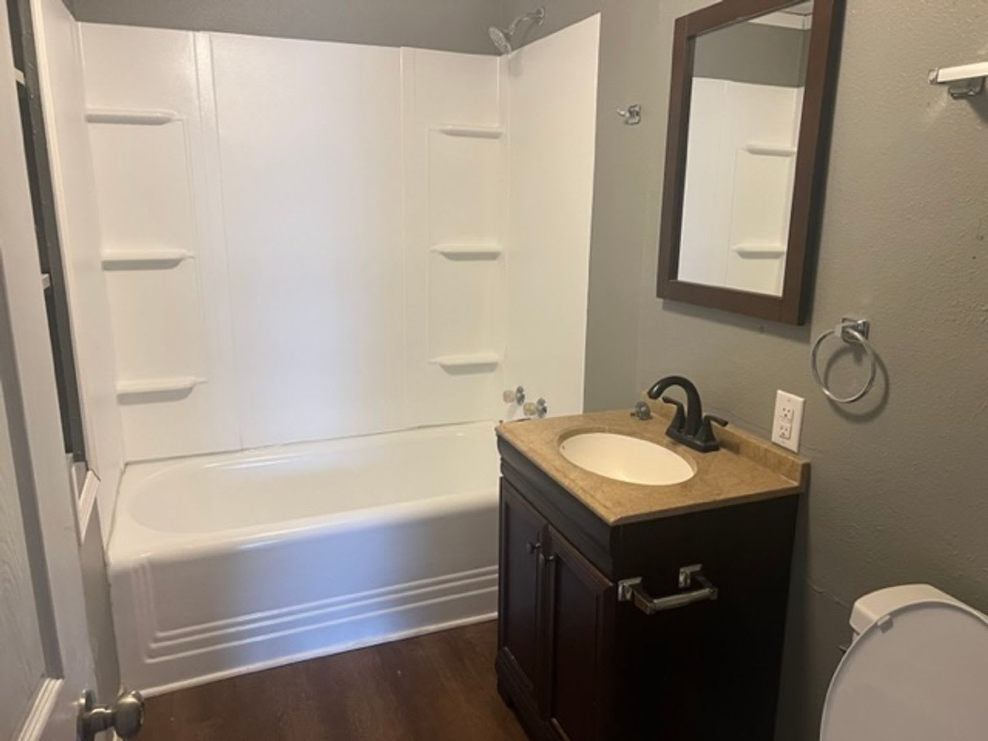 4 bed/1 bath, 1400 sqft home! 1700 W Chestnut St in Springfield MO. – photo 5