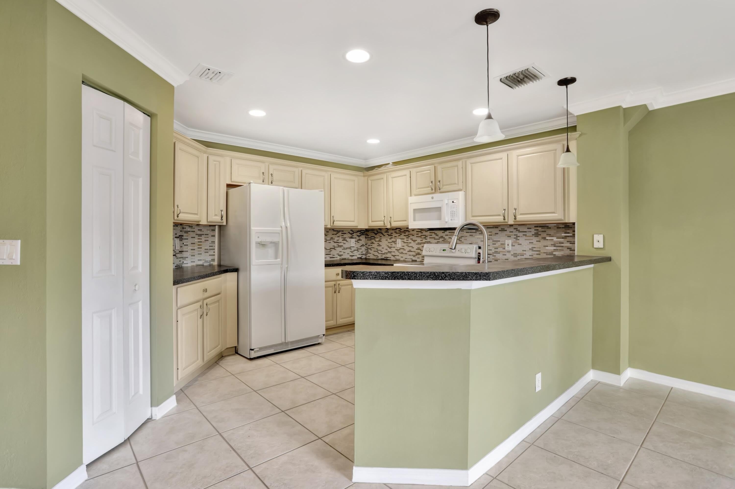 4066 Crescent Creek Street – photo 4