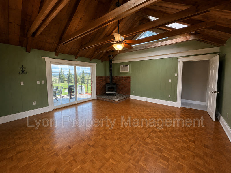 380 N Main St – photo 5