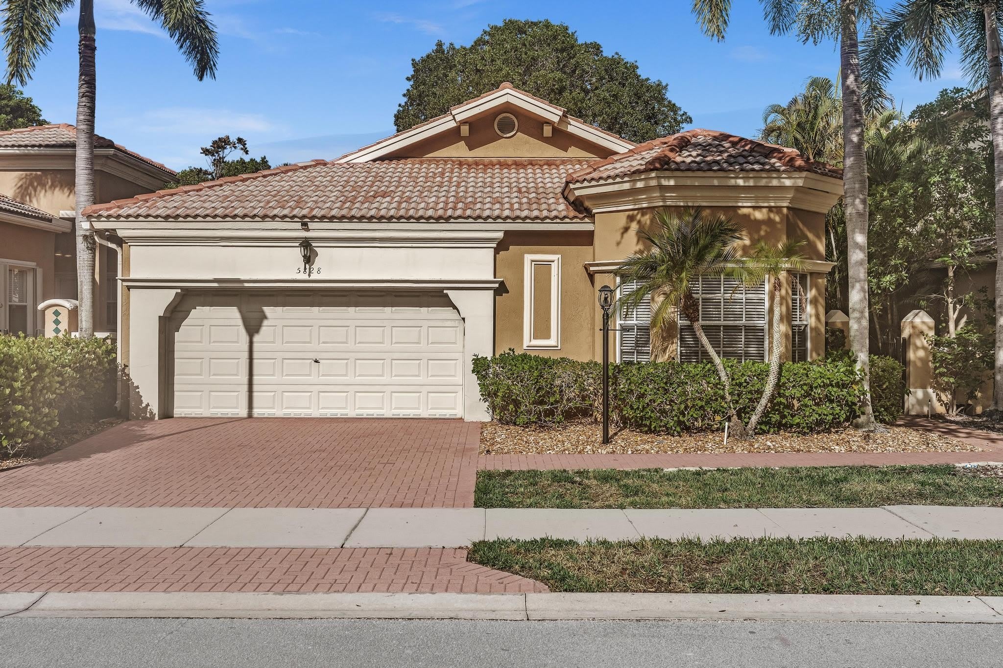 5828 NW 121st Avenue – photo 1