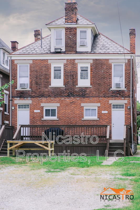 174 E 11th Avenue – photo 4
