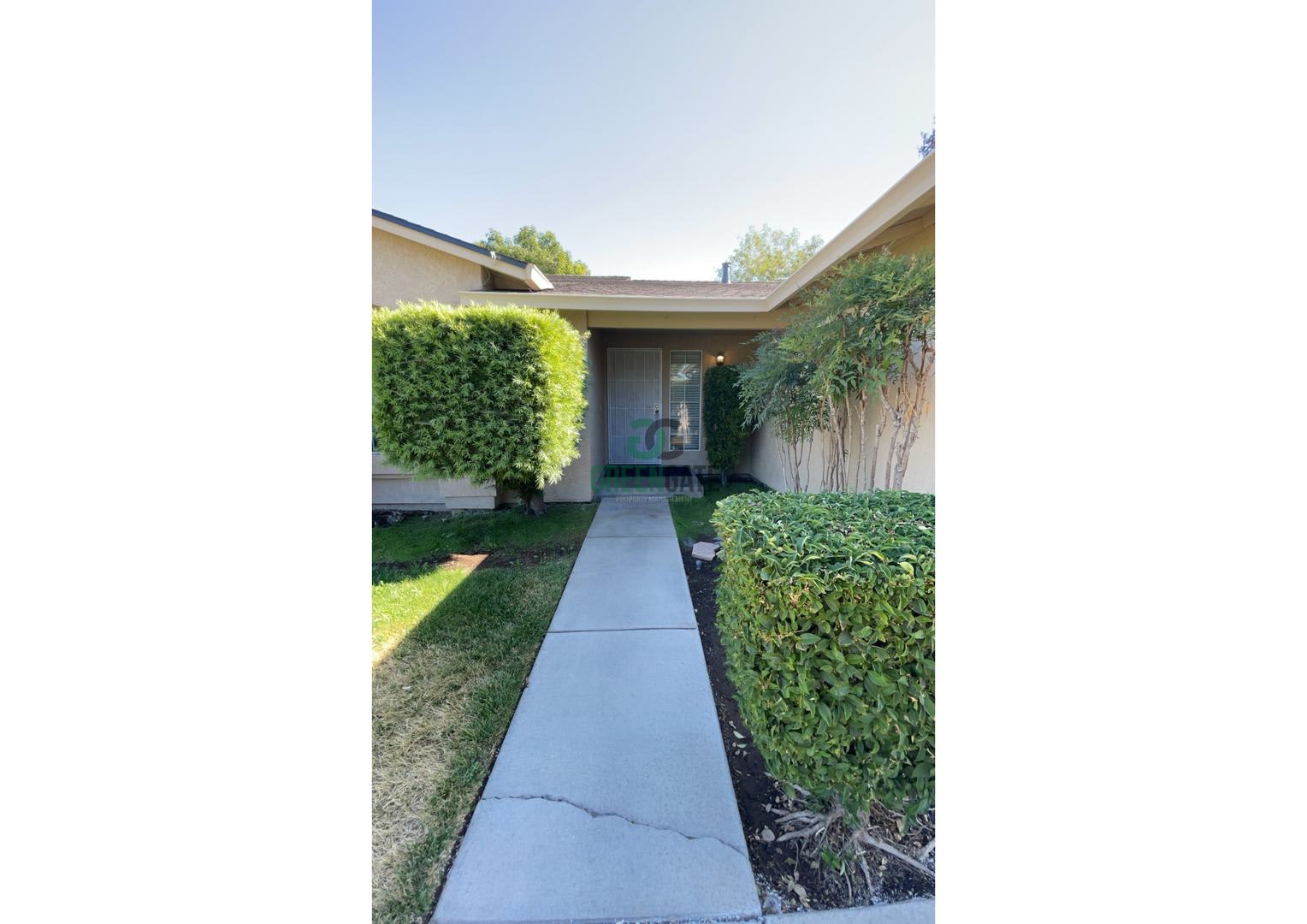 Beautiful 4 Bedroom, 2 Bathroom Home Available in Riverbank! – photo 5