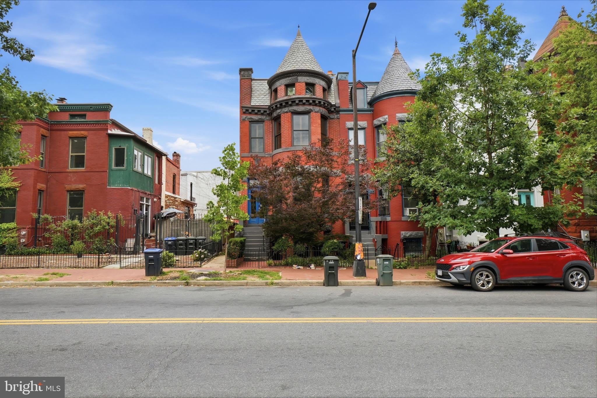 210 8TH Street SE – photo 2
