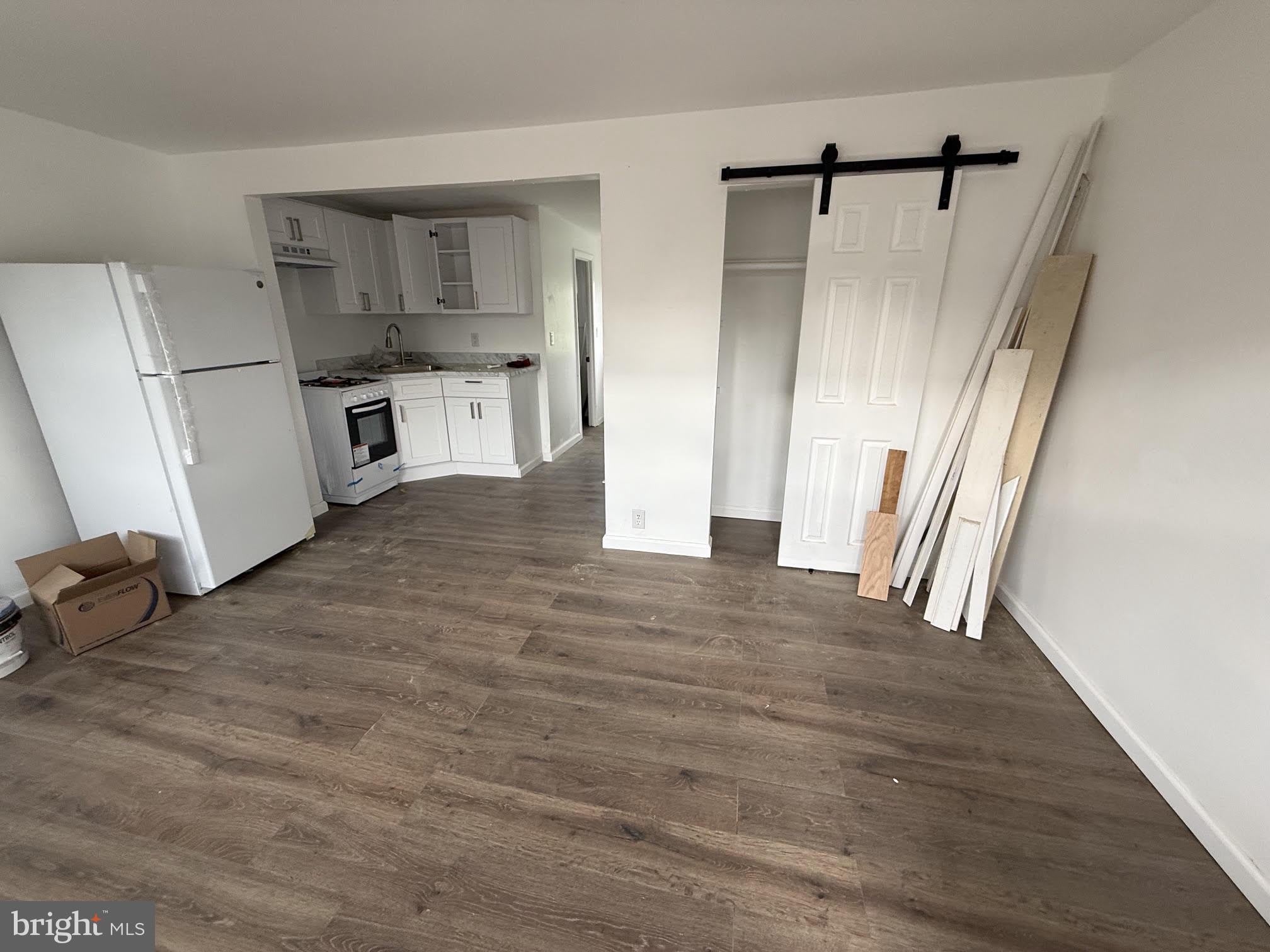 124 E MAIN Street – photo 2