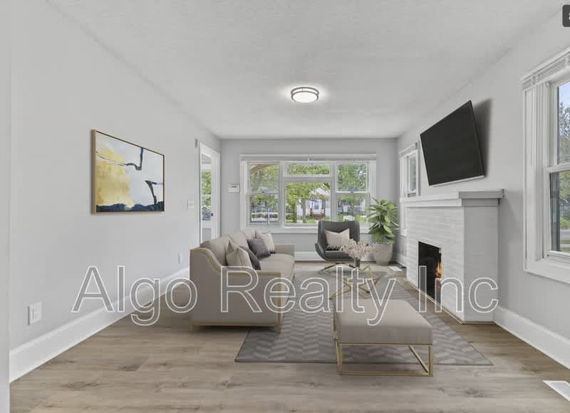 2915 North Logan Avenue – photo 3