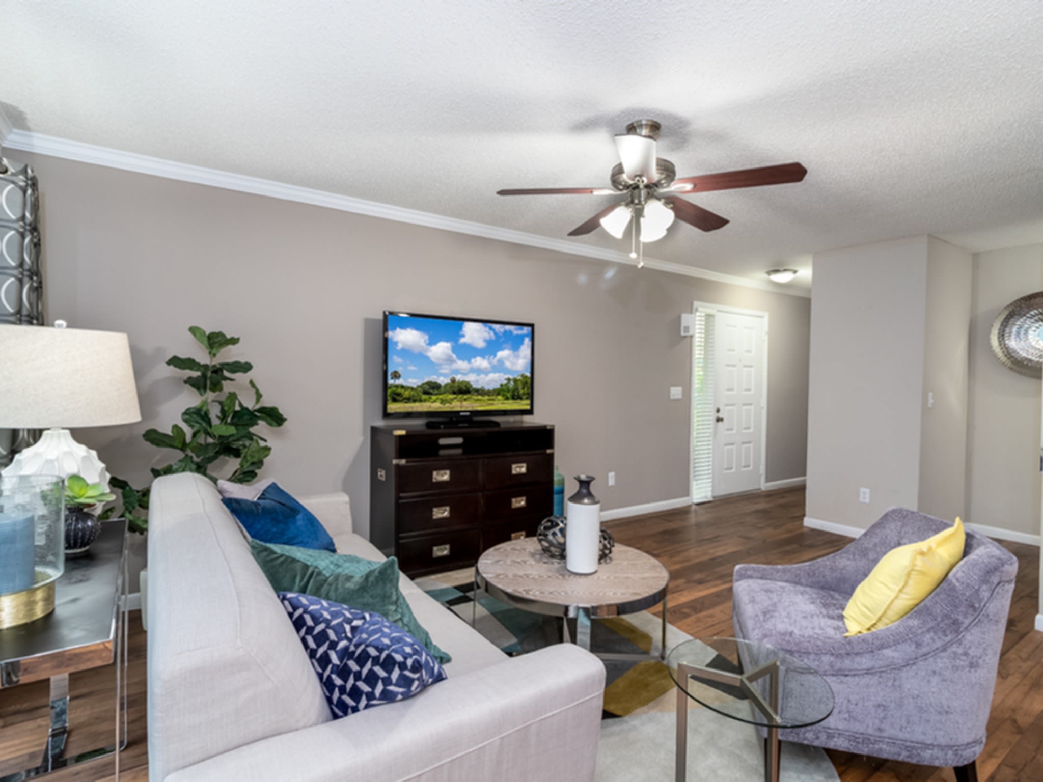 Lakes of Northdale Apartments – photo 2