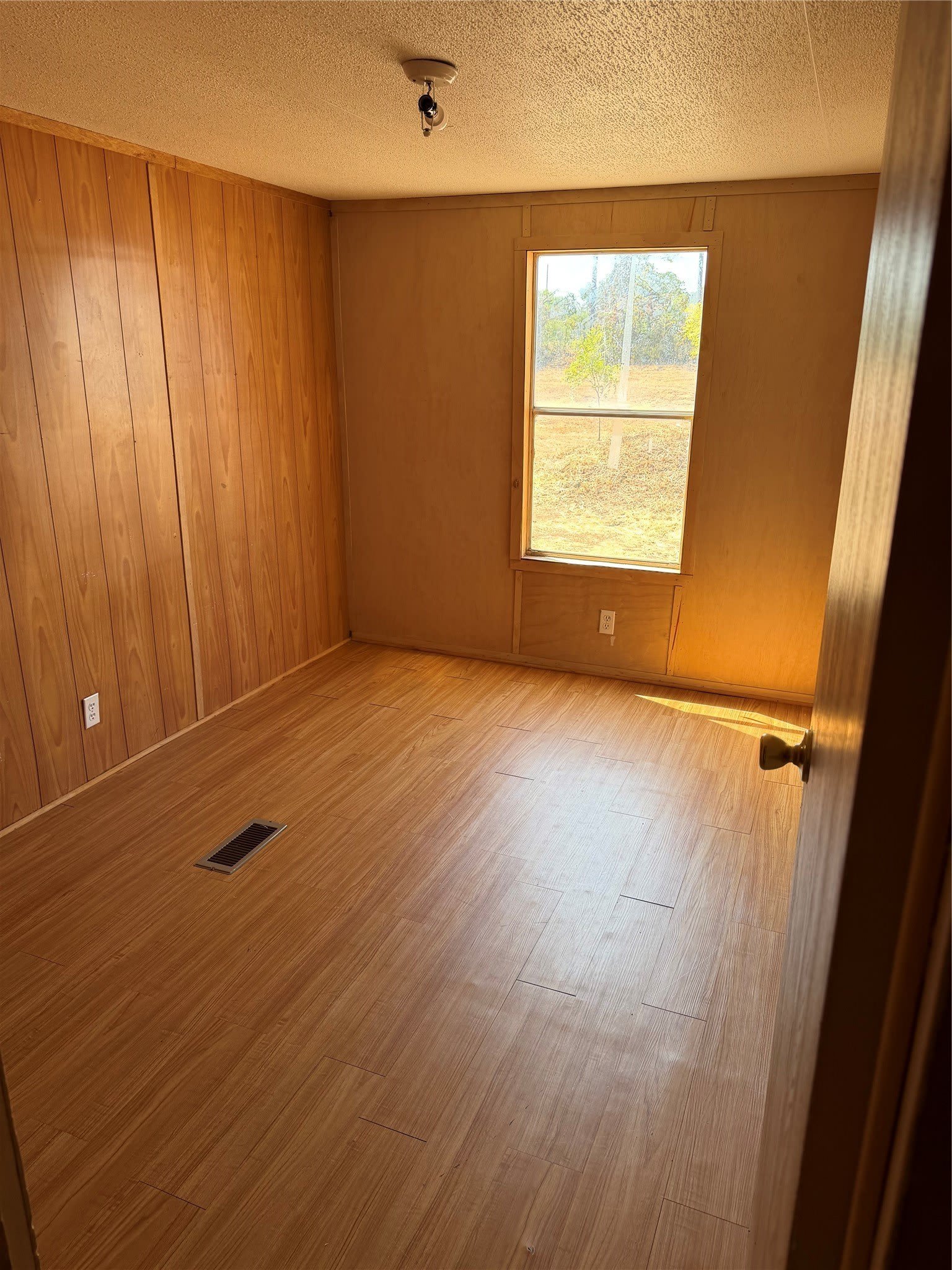 128 Rommel Court – photo 4